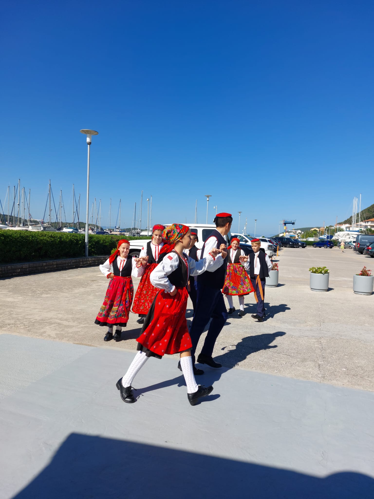 Djeca folklornog društva Rapski tanac Djeca folklornog društva Rapski tanac