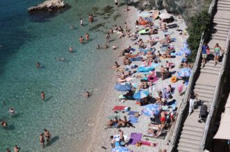 Rijeka: Iako je početak rujna plaža Sablićevo puna je kupača