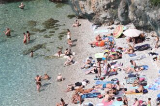 Rijeka: Iako je početak rujna plaža Sablićevo puna je kupača