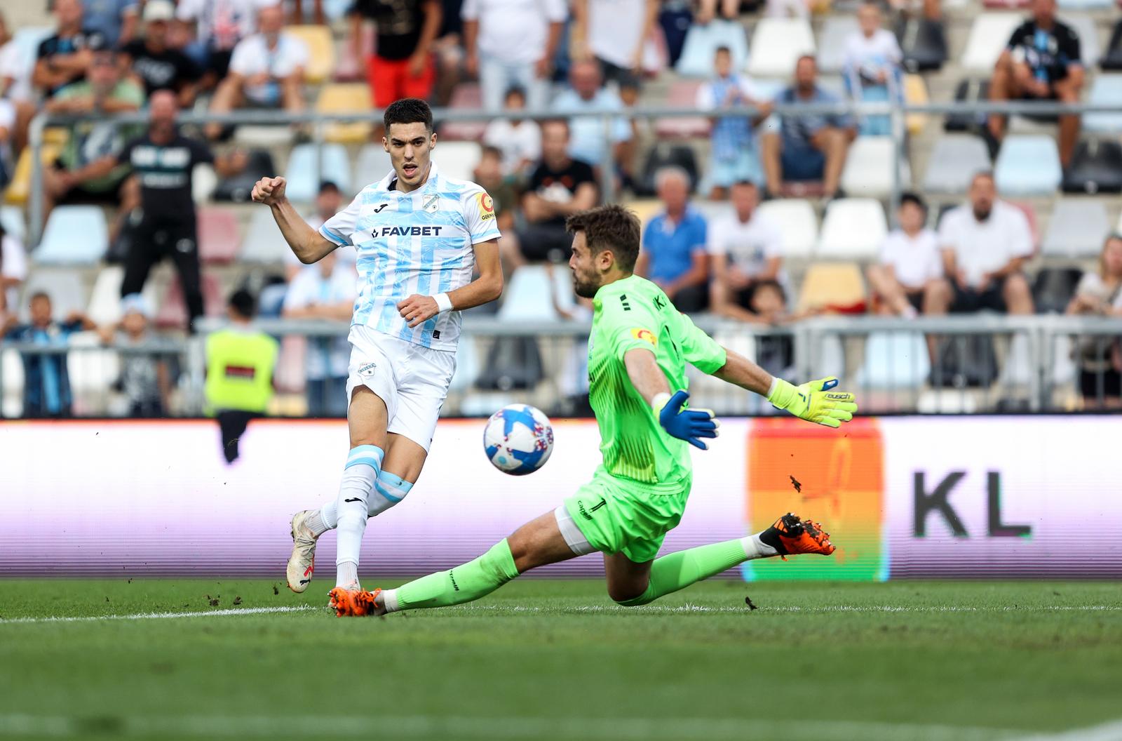 Rijeka: HNK Rijeka i NK Varaždin susreli su se u 7. kolu SuperSport HNL-a Rijeka: HNK Rijeka i NK Varaždin susreli su se u 7. kolu SuperSport HNL-a