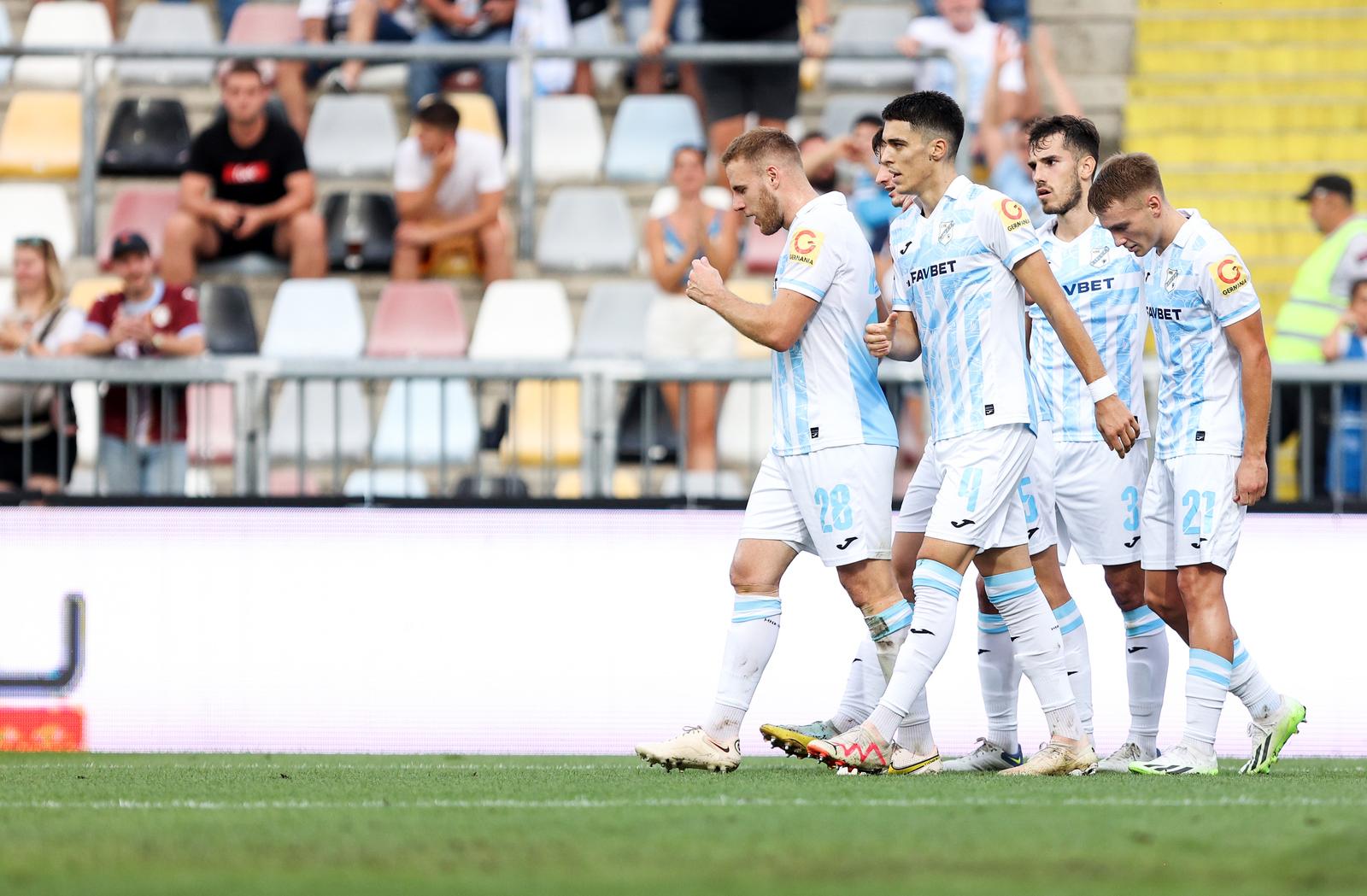 Rijeka: HNK Rijeka i NK Varaždin susreli su se u 7. kolu SuperSport HNL-a Rijeka: HNK Rijeka i NK Varaždin susreli su se u 7. kolu SuperSport HNL-a