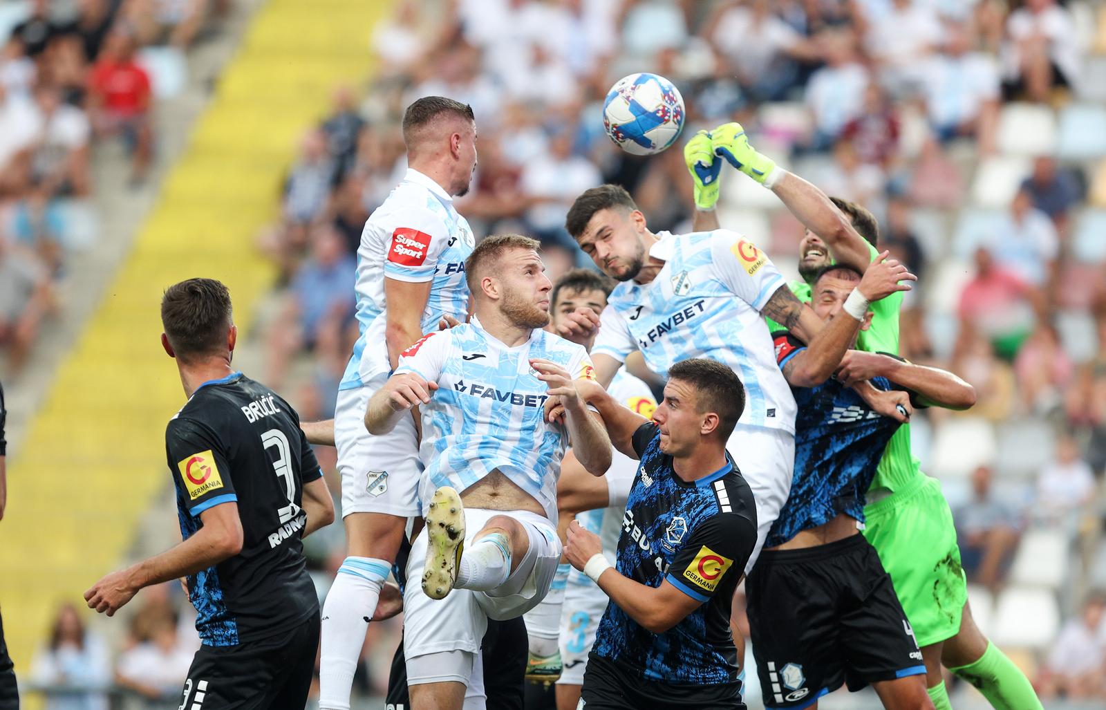 Rijeka: HNK Rijeka i NK Varaždin susreli su se u 7. kolu SuperSport HNL-a Rijeka: HNK Rijeka i NK Varaždin susreli su se u 7. kolu SuperSport HNL-a