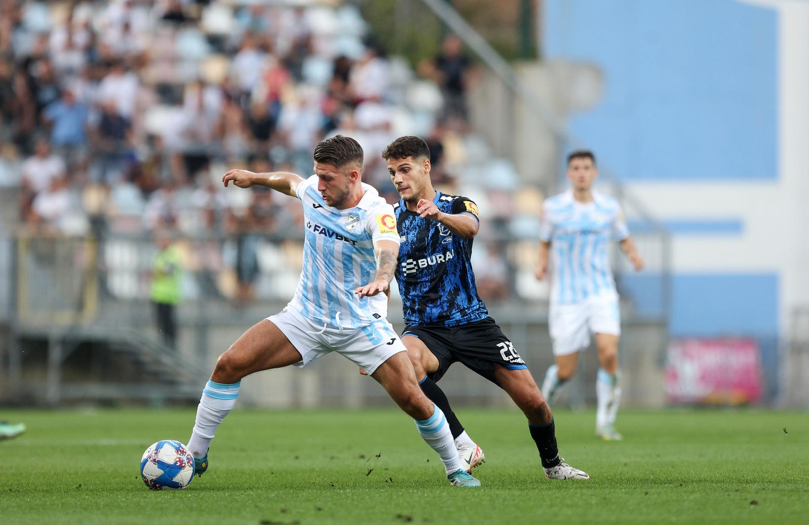 Rijeka: HNK Rijeka i NK Varaždin susreli su se u 7. kolu SuperSport HNL-a Rijeka: HNK Rijeka i NK Varaždin susreli su se u 7. kolu SuperSport HNL-a