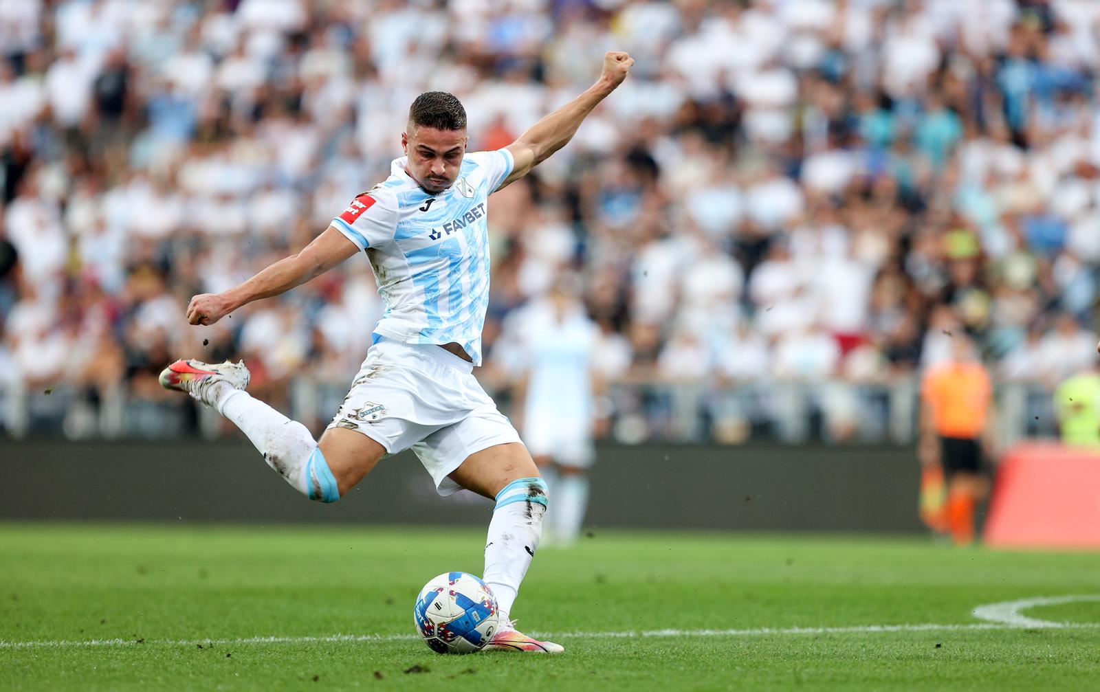 Rijeka: HNK Rijeka i NK Varaždin susreli su se u 7. kolu SuperSport HNL-a Rijeka: HNK Rijeka i NK Varaždin susreli su se u 7. kolu SuperSport HNL-a