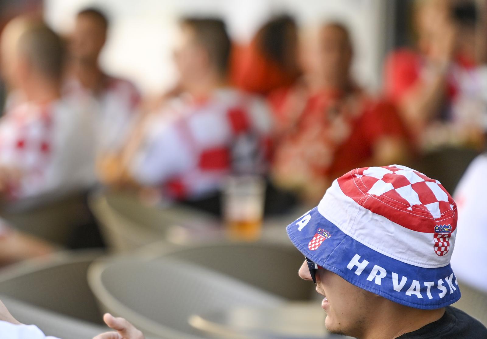 Rijeka: Okupljanje navijača u gradu uoči utakmice Hrvatska – Latvija