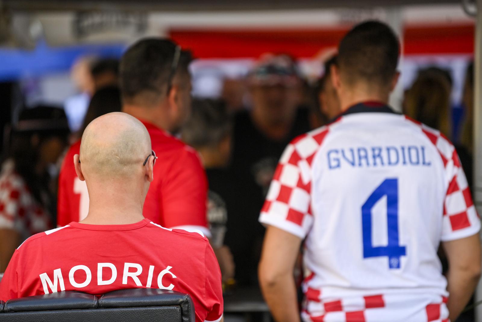 Rijeka: Okupljanje navijača u gradu uoči utakmice Hrvatska – Latvija