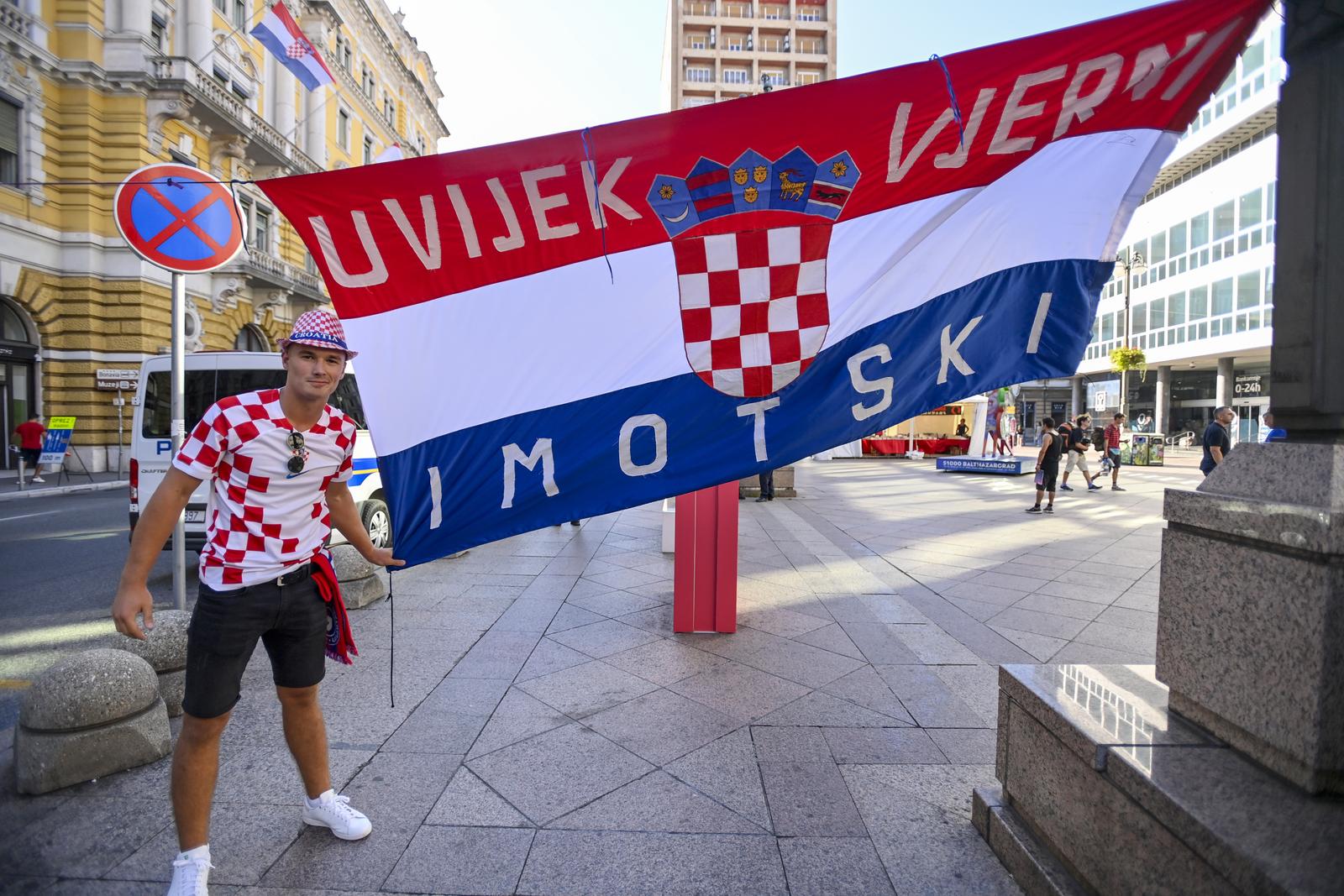 Rijeka: Okupljanje navijača u gradu uoči utakmice Hrvatska – Latvija