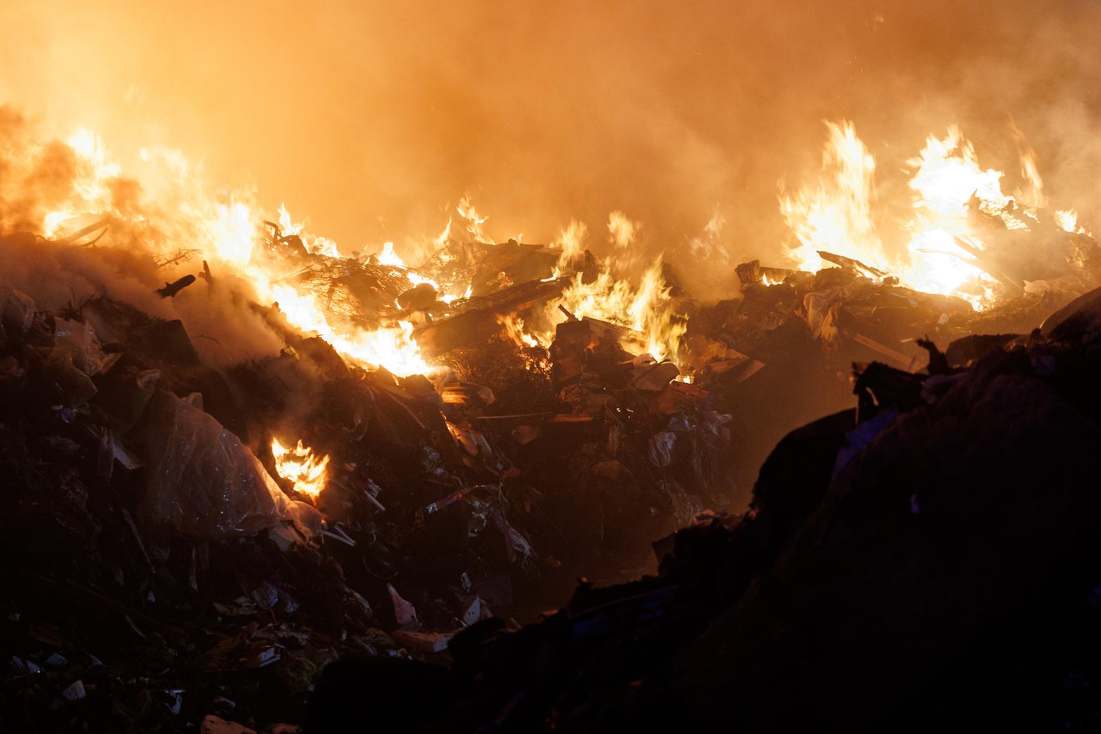 Rijeka: Požar u reciklažnom dvoristu Pehlin