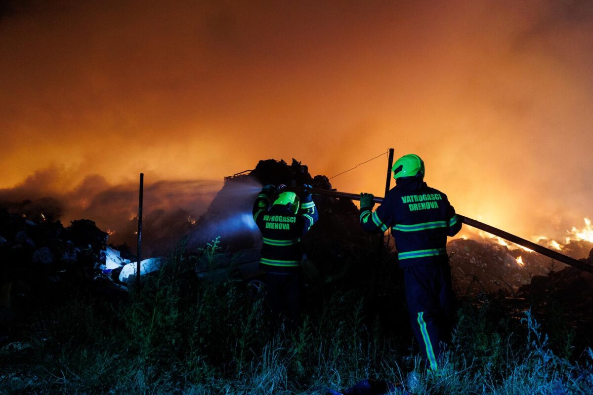 Rijeka: Požar u reciklažnom dvoristu Pehlin