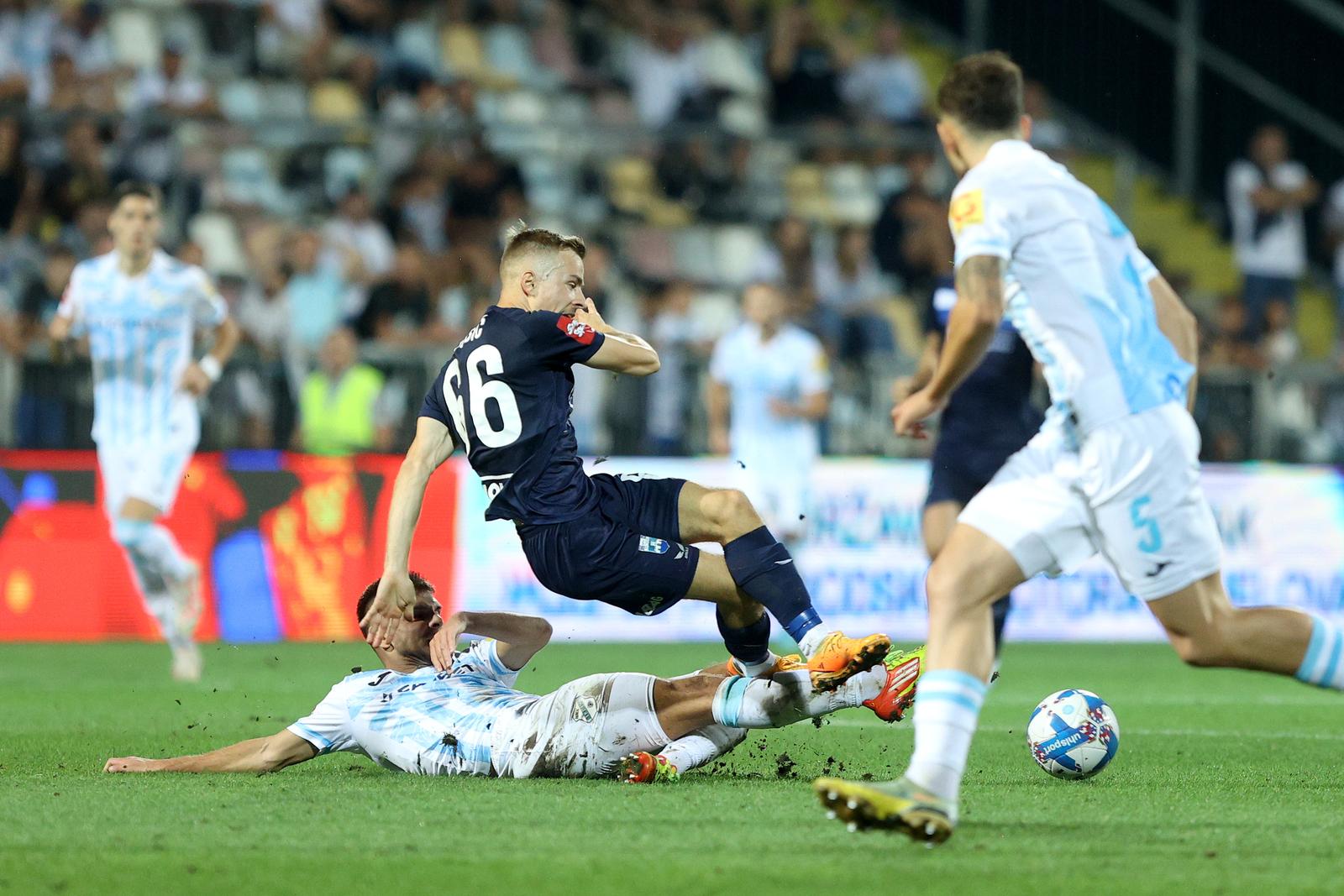 Rijeka: HNK Rijeka i NK Osijek susreli su se u 8. kolu SuperSport HNL-a Rijeka: HNK Rijeka i NK Osijek susreli su se u 8. kolu SuperSport HNL-a