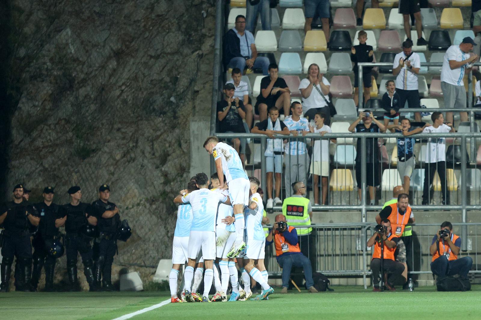 Rijeka: HNK Rijeka i NK Osijek susreli su se u 8. kolu SuperSport HNL-a Rijeka: HNK Rijeka i NK Osijek susreli su se u 8. kolu SuperSport HNL-a