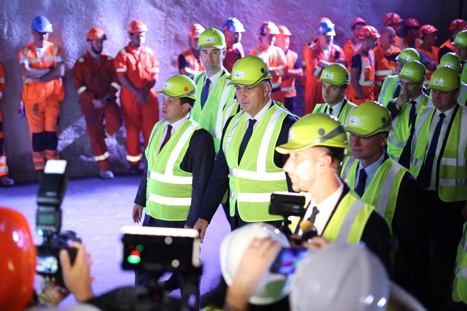 Svečano obilježavanje proboja druge cijevi tunela Učka Svečano obilježavanje proboja druge cijevi tunela Učka