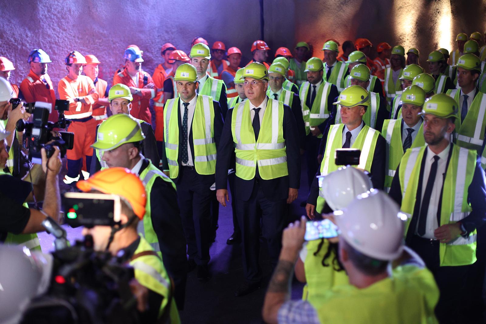 Svečano obilježavanje proboja druge cijevi tunela Učka Svečano obilježavanje proboja druge cijevi tunela Učka