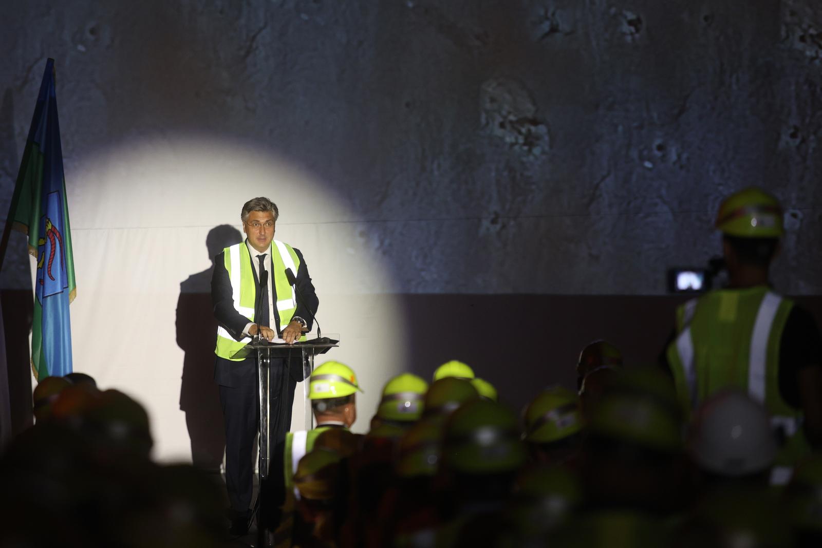 Svečano obilježavanje proboja druge cijevi tunela Učka Svečano obilježavanje proboja druge cijevi tunela Učka