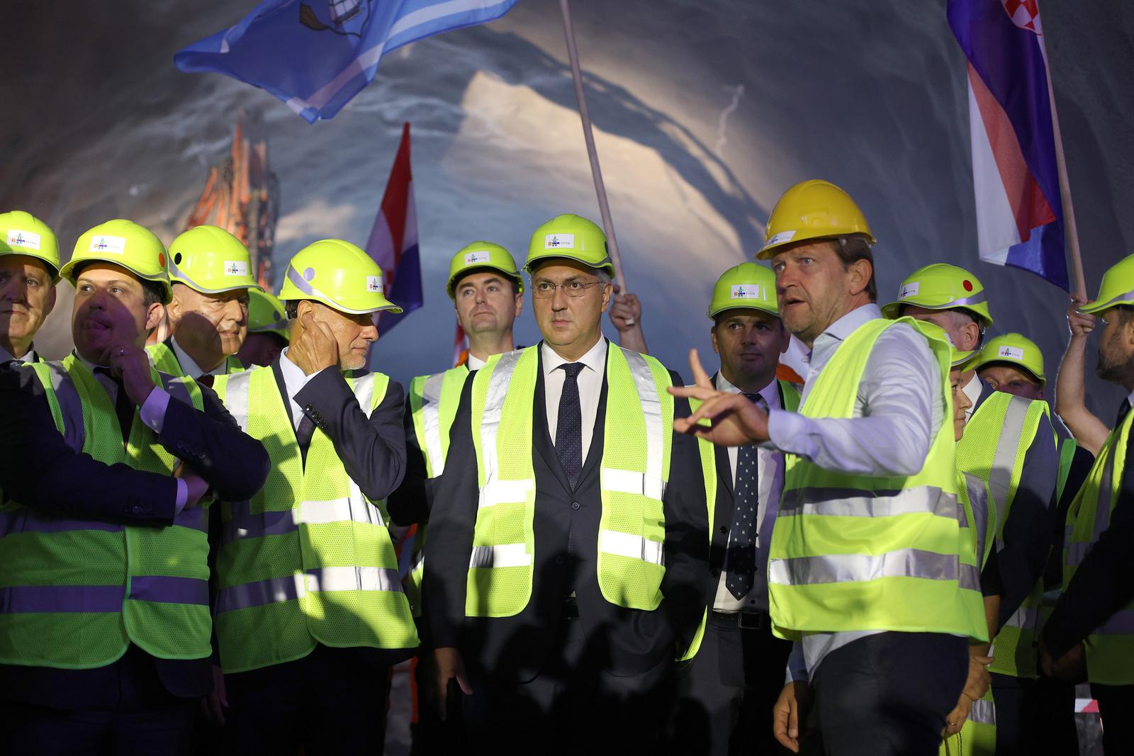 Svečano obilježavanje proboja druge cijevi tunela Učka Svečano obilježavanje proboja druge cijevi tunela Učka