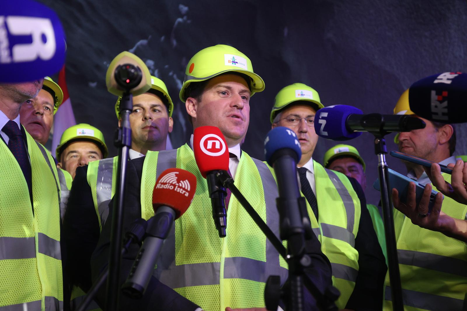 Svečano obilježavanje proboja druge cijevi tunela Učka Svečano obilježavanje proboja druge cijevi tunela Učka