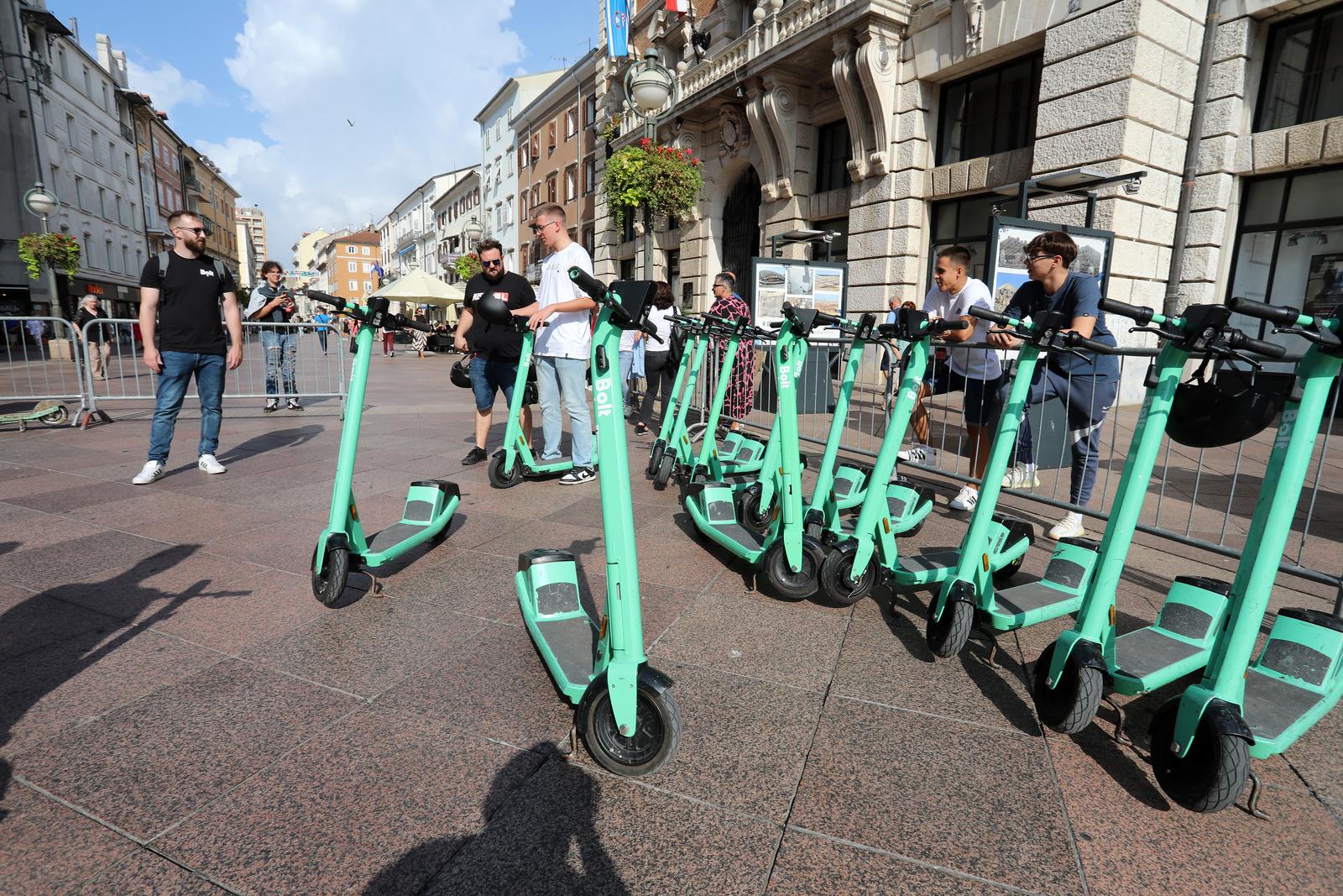 Rijeka: Edukacija sigurne voznje e-romobilima Rijeka: Edukacija sigurne voznje e-romobilima