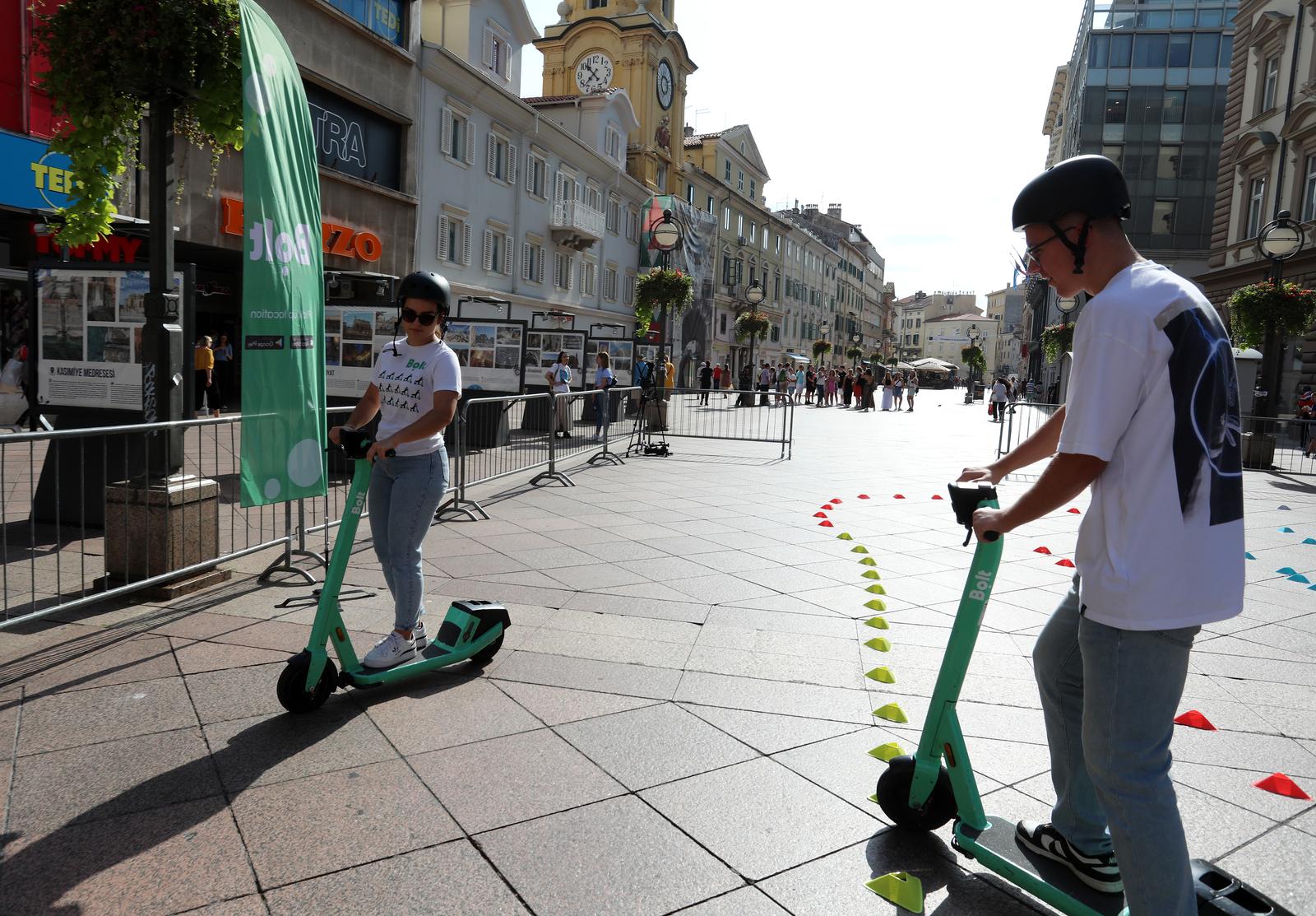 Rijeka: Edukacija sigurne voznje e-romobilima Rijeka: Edukacija sigurne voznje e-romobilima