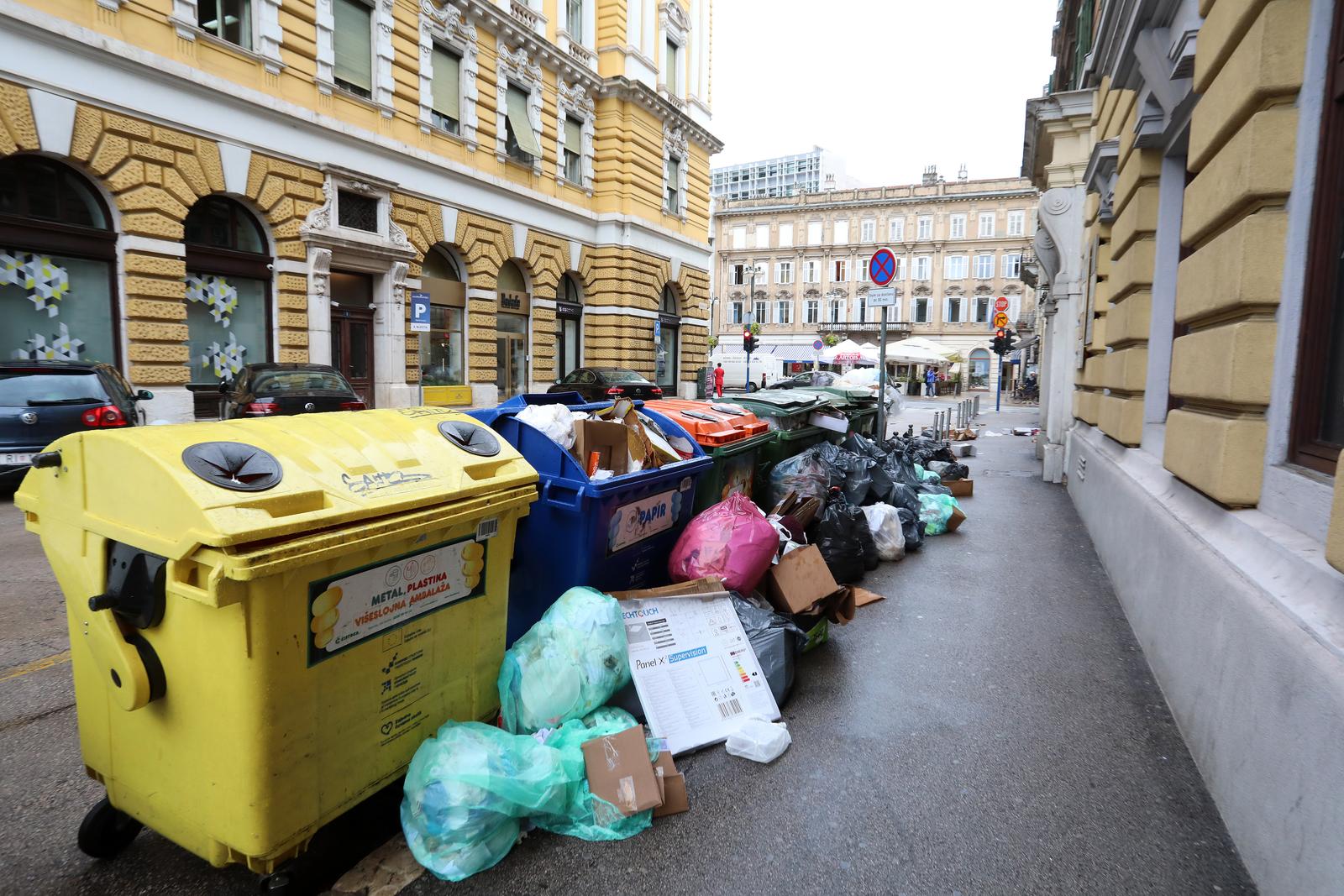 Rijeka: Gomilanje sme?a na gradskim ulicama