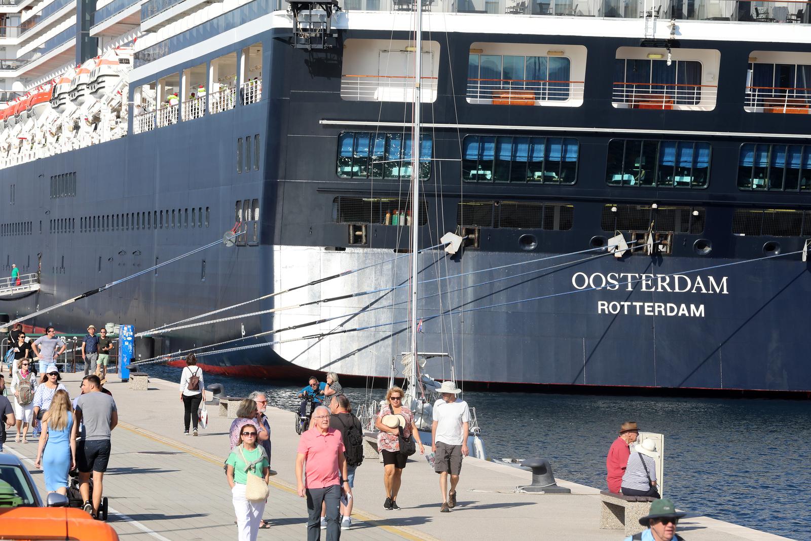 Rijeka: Kruzer Oosterdam doveo turiste u Rijeku