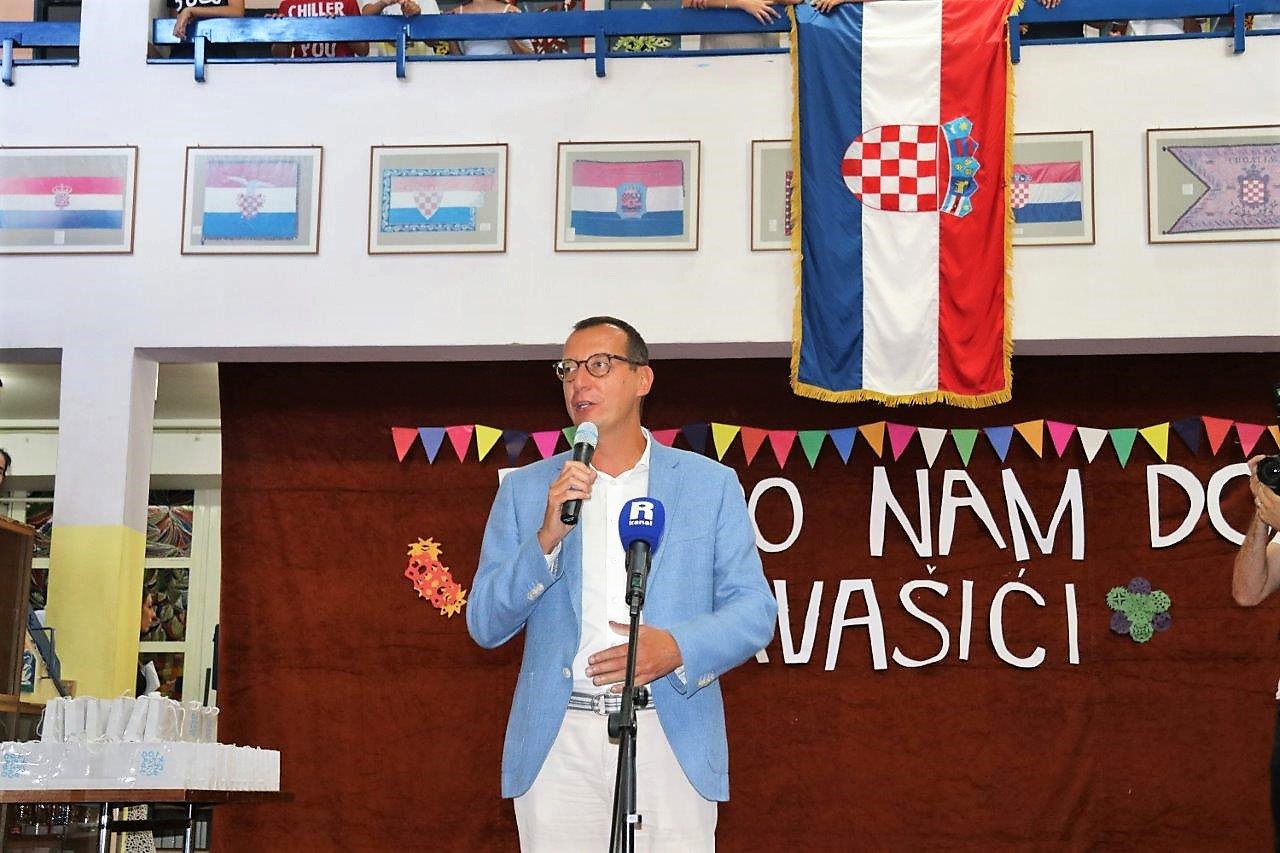 Prvi-dan-škole-u-Osnovnoj-školi-Fran-Franković-11 Prvi-dan-škole-u-Osnovnoj-školi-Fran-Franković-11