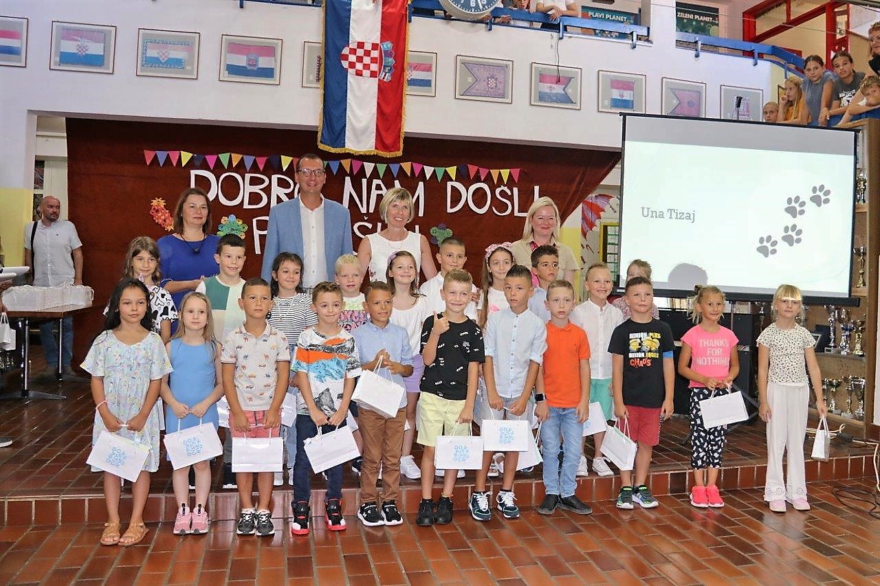 Prvi-dan-škole-u-Osnovnoj-školi-Fran-Franković-16 Prvi-dan-škole-u-Osnovnoj-školi-Fran-Franković-16