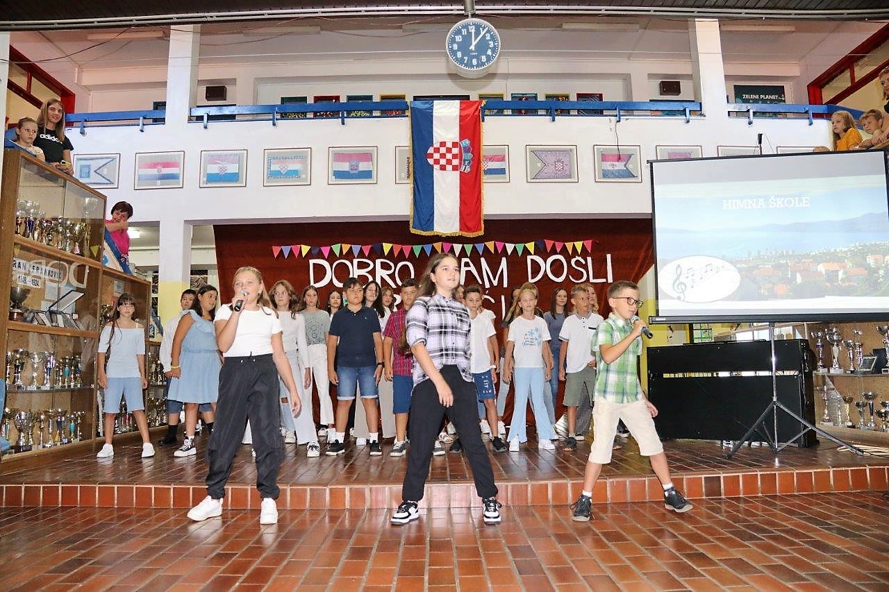 Prvi-dan-škole-u-Osnovnoj-školi-Fran-Franković-8 Prvi-dan-škole-u-Osnovnoj-školi-Fran-Franković-8