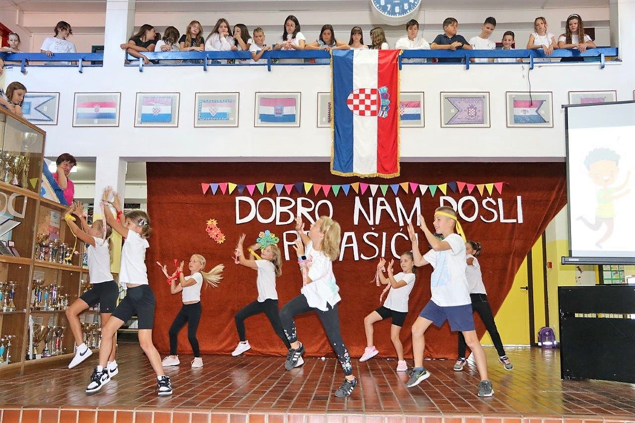 Prvi-dan-škole-u-Osnovnoj-školi-Fran-Franković-9 Prvi-dan-škole-u-Osnovnoj-školi-Fran-Franković-9