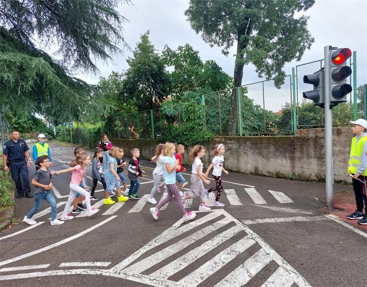 Prvi koraci 8 Prvi koraci 8