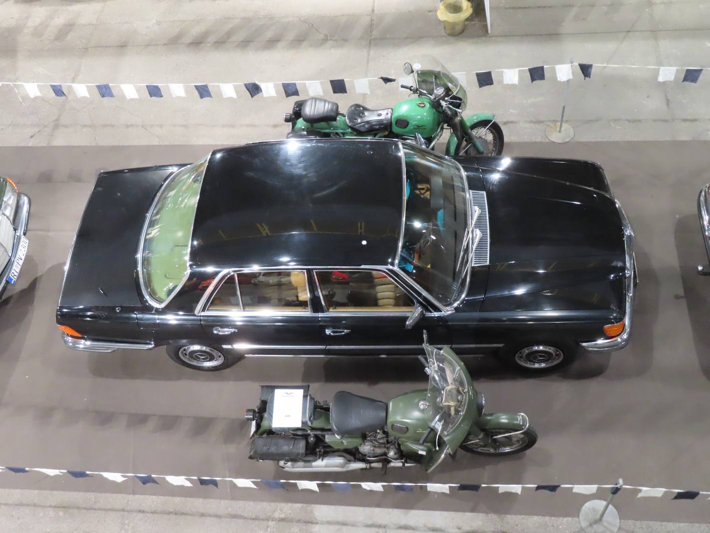 U-stilu-prošlosti-Mercedes-280-S-iz-1977.godine-u-vlasništvu-Grada-Rijeke-snimio-M.Krpan_ U-stilu-prošlosti-Mercedes-280-S-iz-1977.godine-u-vlasništvu-Grada-Rijeke-snimio-M.Krpan_