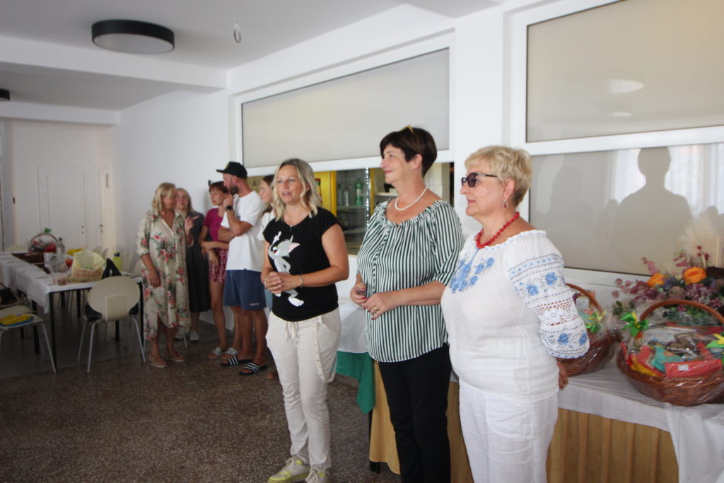 crveni kriz djeca ukrajina (1) crveni kriz djeca ukrajina (1)