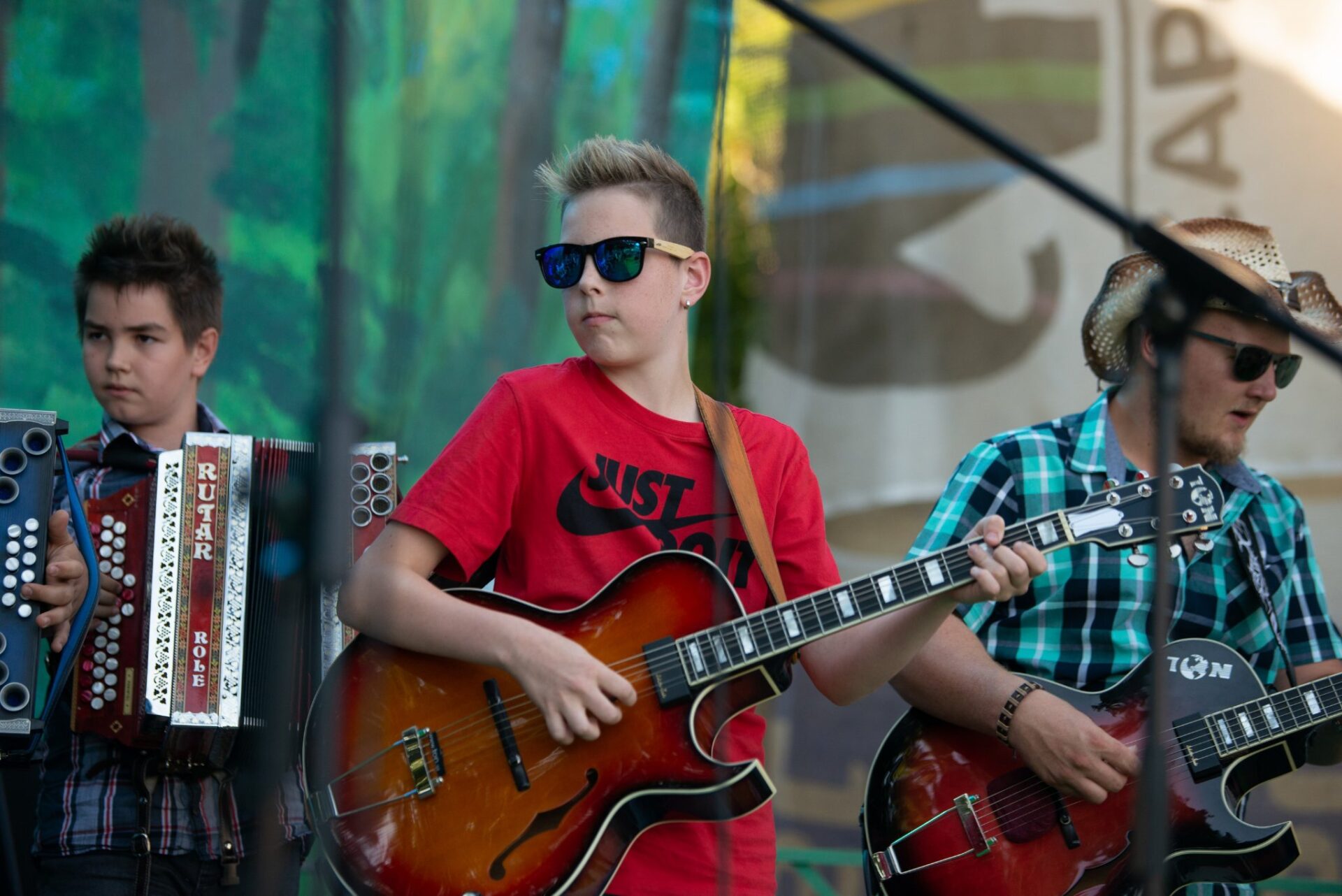 harmonikaši permani 14 harmonikaši permani 14