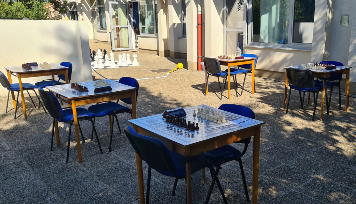 Otvorenje-prostora-za-igranje-šaha-na-otvorenom-OŠ-Kozala-4