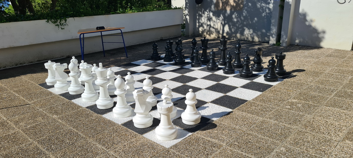 Otvorenje-prostora-za-igranje-šaha-na-otvorenom-OŠ-Kozala-6
