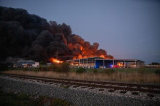 Buknuo požar uskladištene plastike u pogonu osječke tvrtke “Drava International”