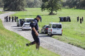 Zagreb: U prevrtanju policijskog terenca jedan policajac poginuo, trojica ozlijeđena