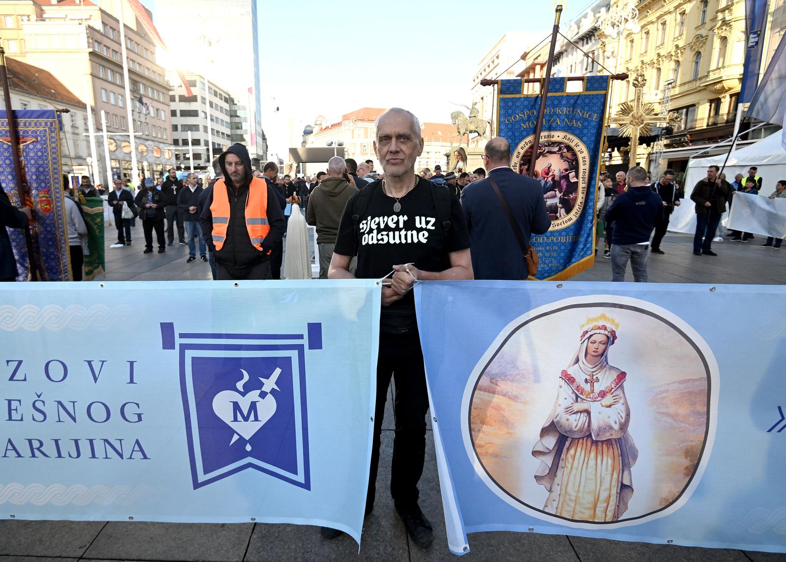 Zagreb: Već uobičajeno u prvoj suboti u mjesecu na trgovima hrvatskih gradova su molitelji