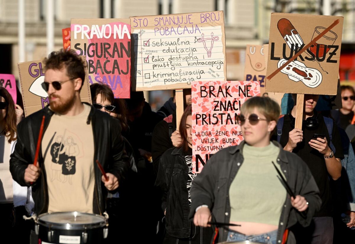 Zagreb: Tijekom molitve muškaraca trajao je i prosvjed protiv istih