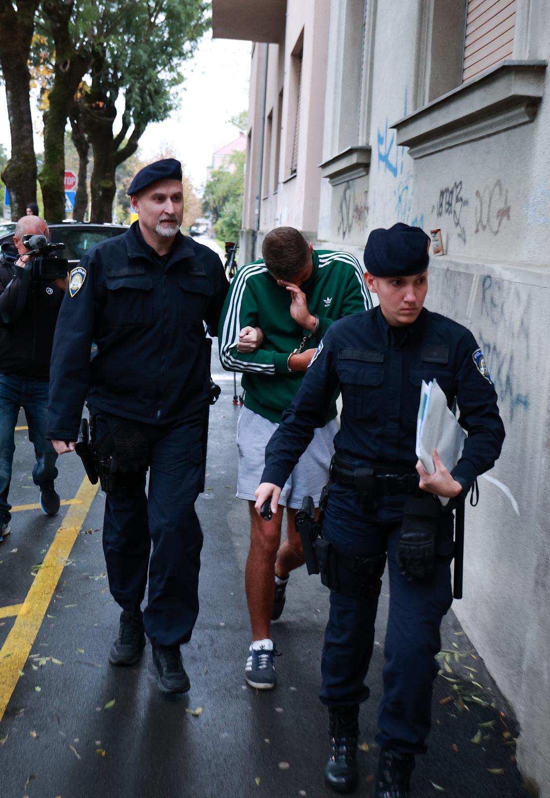 Privo?enje osumnji?enih navija?a na Prekrajni sud u Osijeku