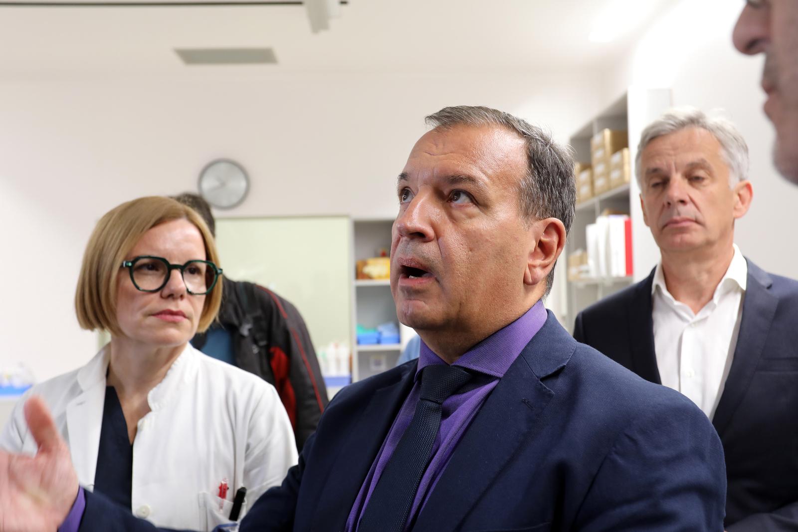 Ministar Vili Beroš u KBC-u Rijeka Ministar Vili Beroš u KBC-u Rijeka