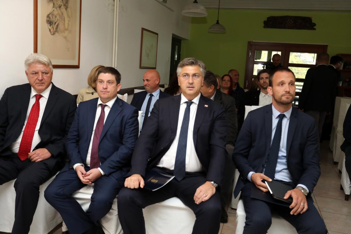 Delnice: Premijer Andrej Plenković i ministri u Gorskom kotaru