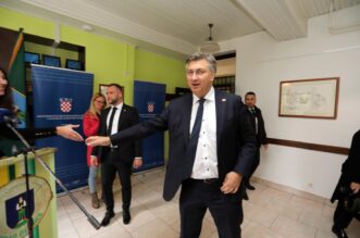 Delnice: Premijer Andrej Plenković i ministri u Gorskom kotaru