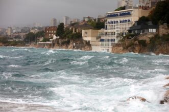 Rijeka: Jaka kisa i jugo na moru pred Rijekom