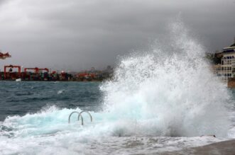 Rijeka: Jaka kisa i jugo na moru pred Rijekom