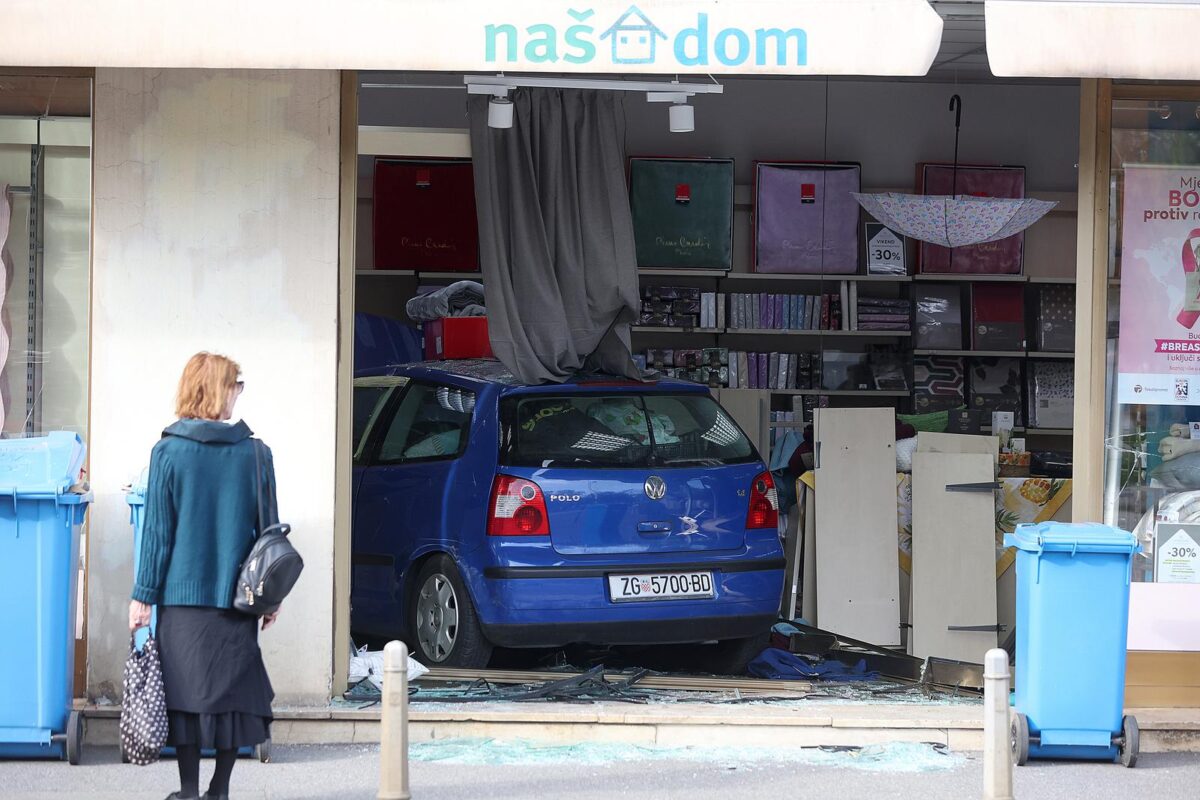 Zagreb: Autom uletio u trgovinu, dvoje ozlijeđenih