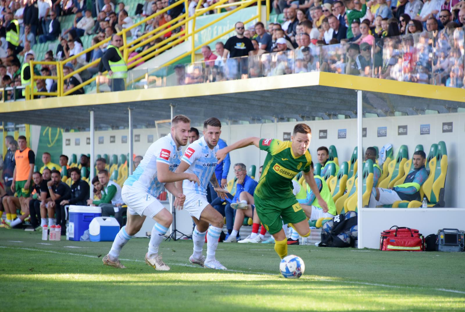 Pula: Susret 12. kola SuperSport HNL-a između Istre i Rijeke Pula: Susret 12. kola SuperSport HNL-a između Istre i Rijeke