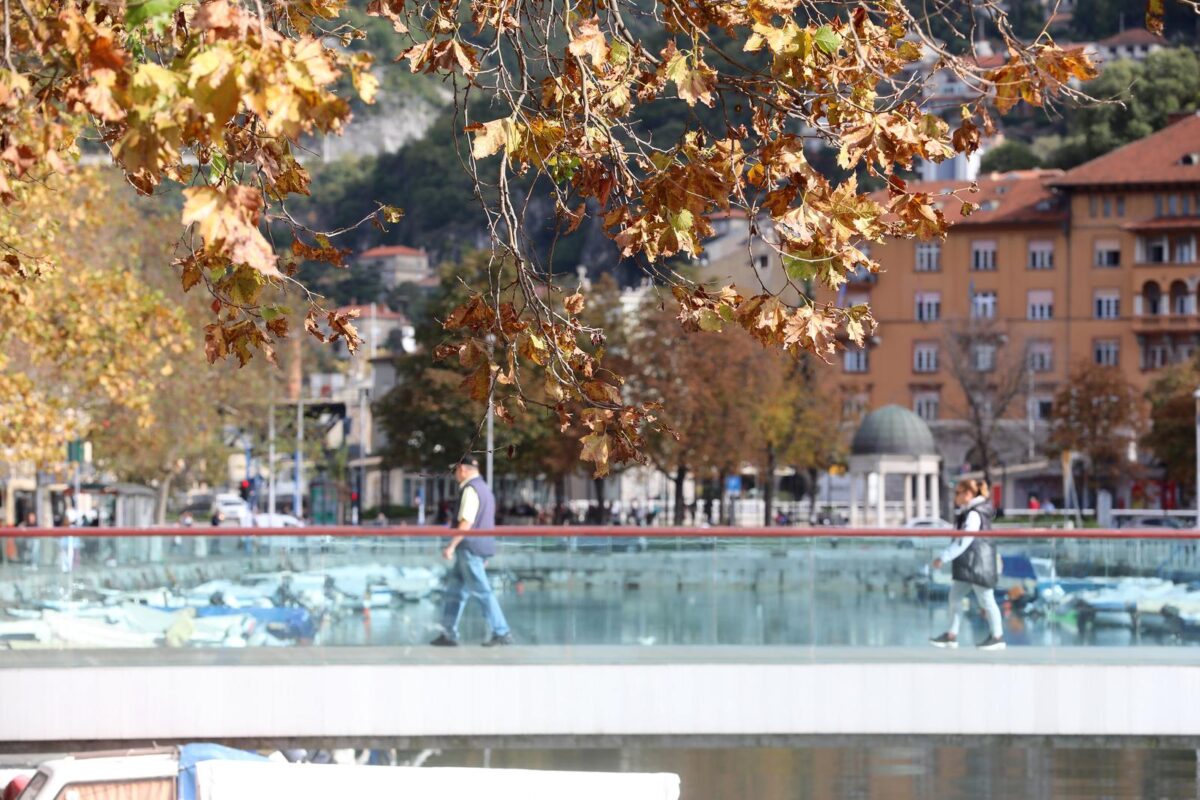 Rijeka: Sun?an jesenski dan u gradu