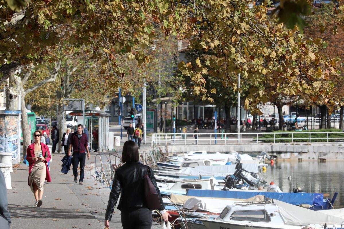 Rijeka: Sun?an jesenski dan u gradu