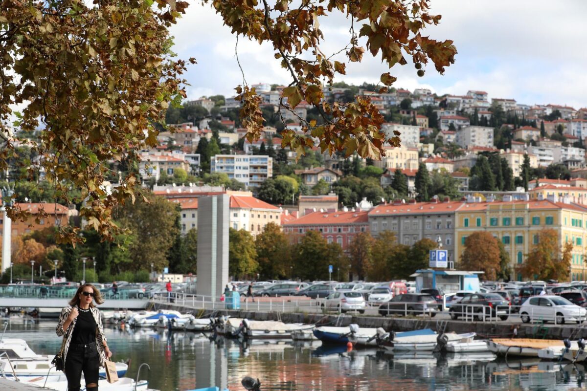 Rijeka: Sunčan jesenski dan u gradu