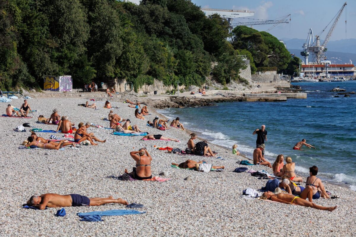 Rijeka: Bablje ljeto na plaži Kantrida